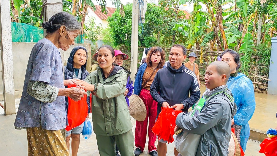 quang ninh chua ba vang gan le hoi voi hoat dong tu thien