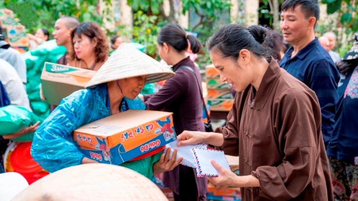 quang ninh chua ba vang gan le hoi voi hoat dong tu thien