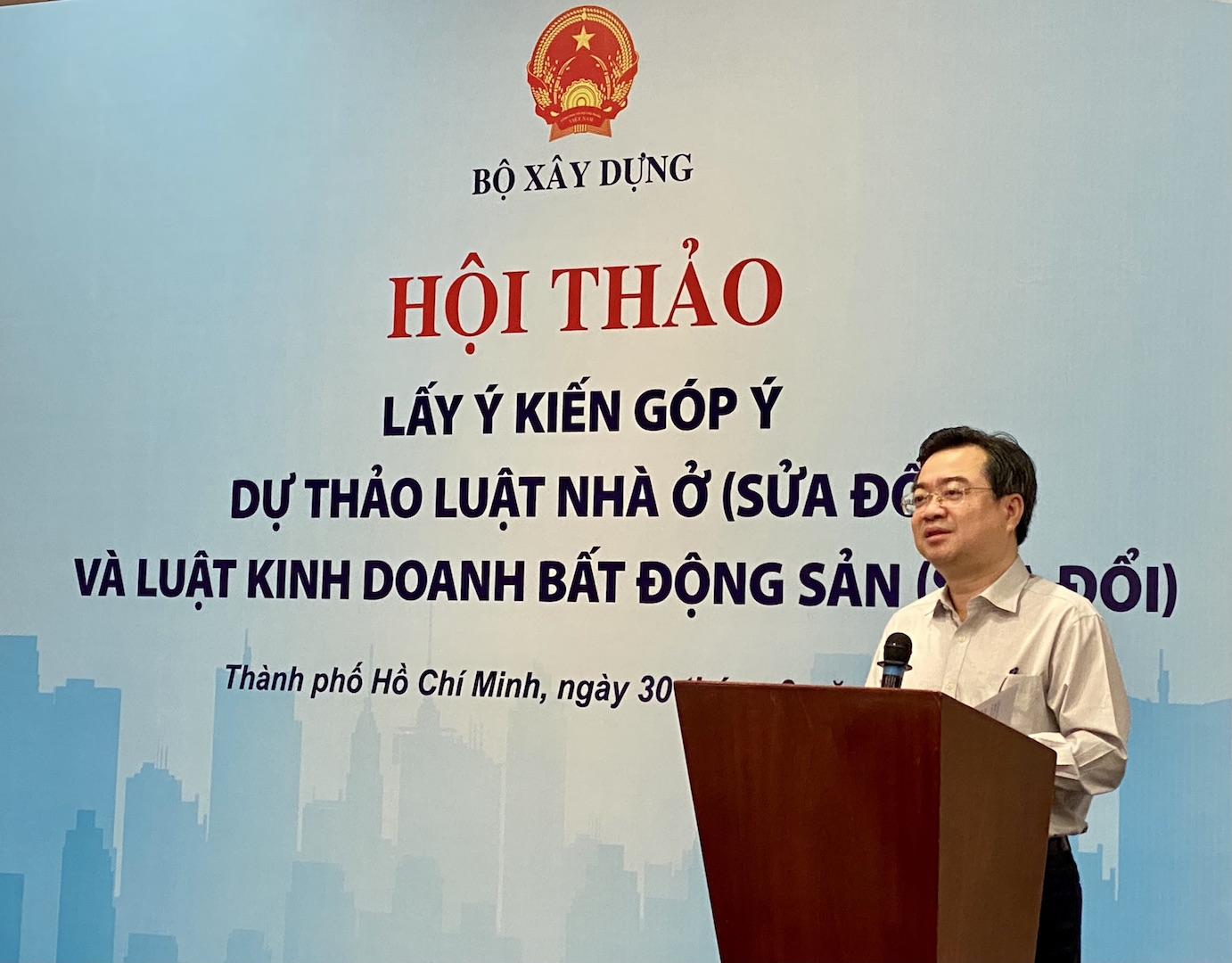 se tao thuan loi cho nguoi dan va doanh nghiep dam bao phu hop voi hien phap thong nhat dong bo voi he thong phap luat