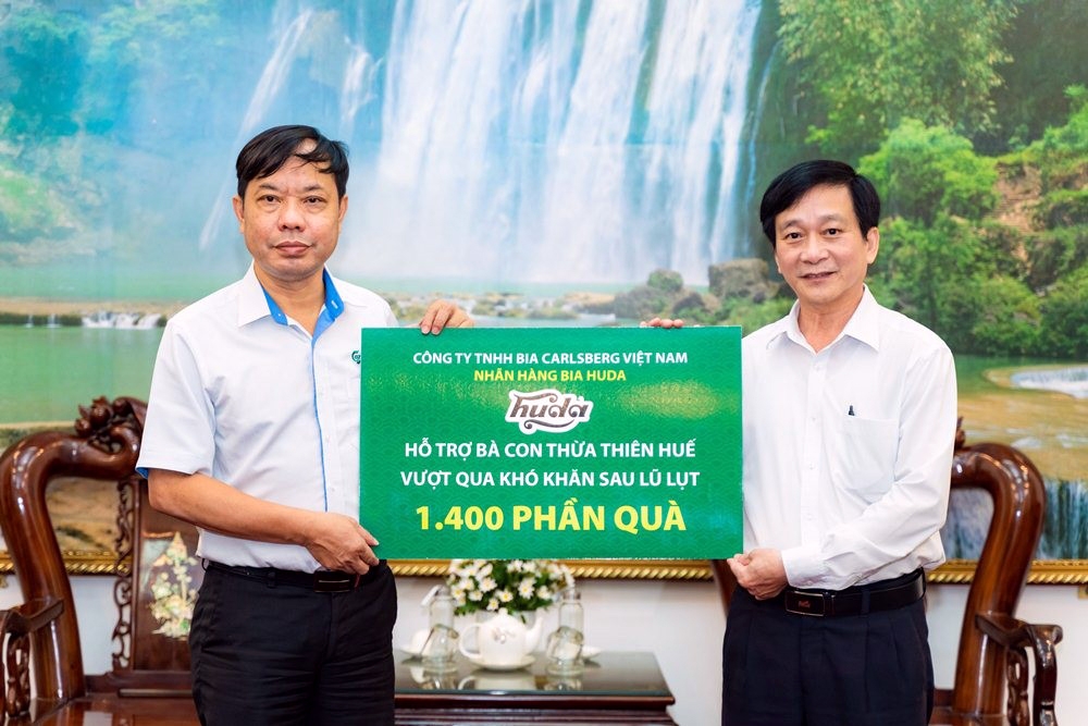 carlsberg viet nam ho tro hon 3000 phan qua cho nguoi dan anh huong mua bao o mien trung