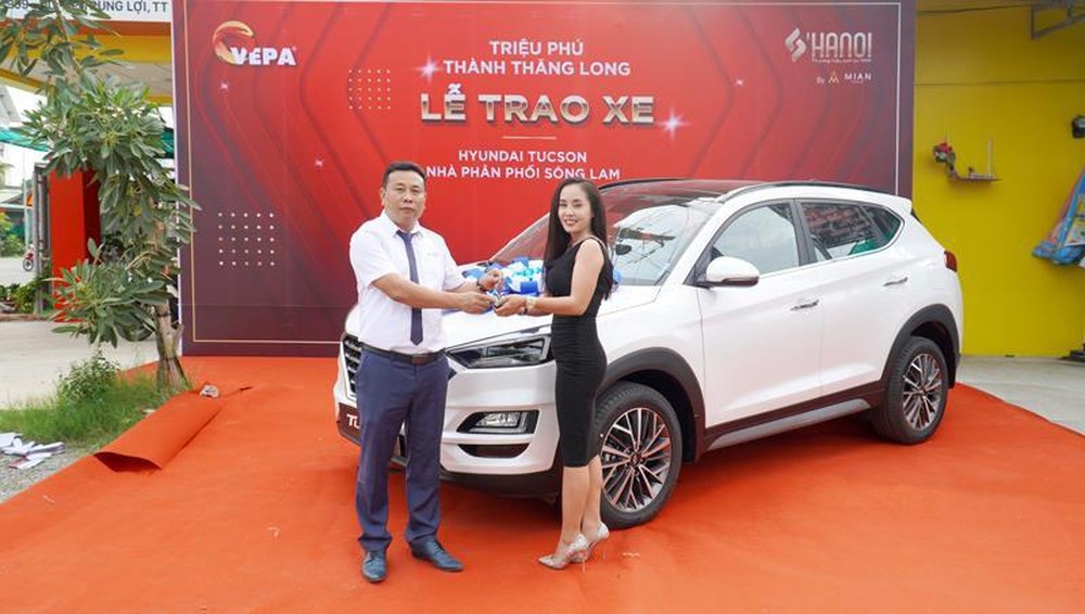 son ha noi trao xe hyundai tucson cho khach hang tai binh phuoc