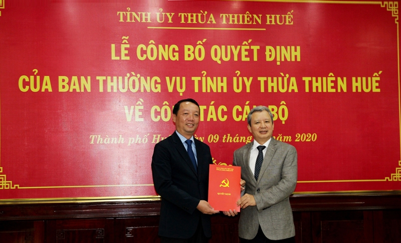 dong chi phan thien dinh giu chuc bi thu thanh uy hue