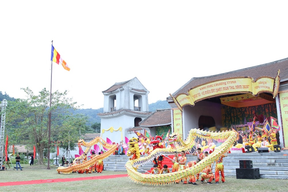 Quảng Ninh: Hai công trình tuyệt tác trên miền đất Phật