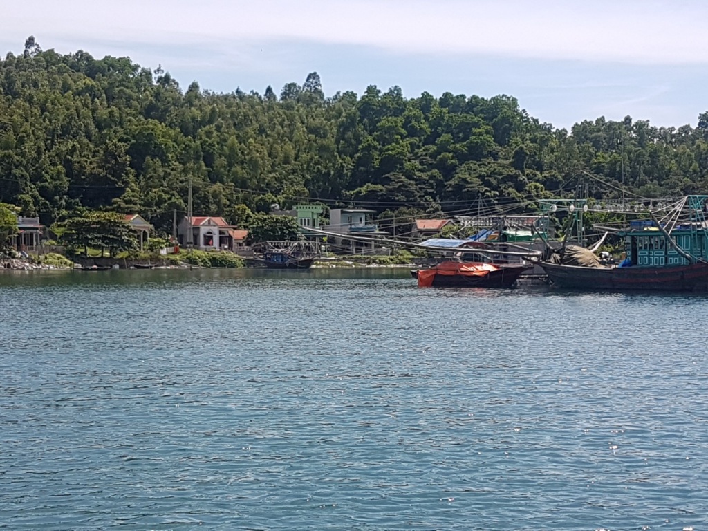 quang ninh vinh bai tu long khong co biet phu xay dung trai phep