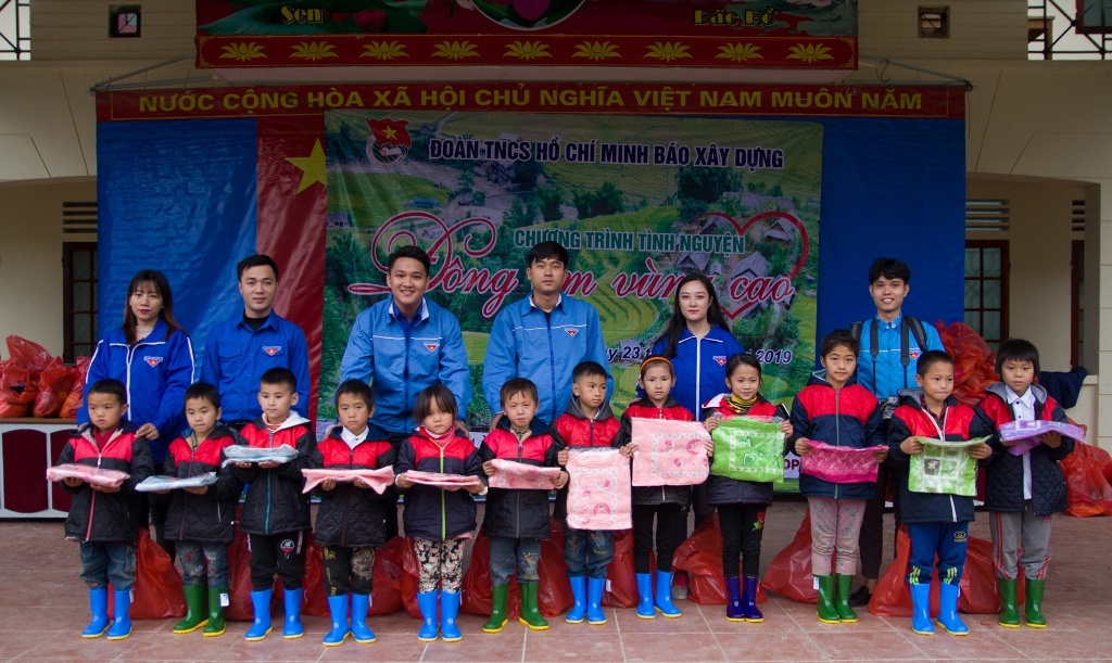 hanh trinh dong am vung cao cua chi doan bao xay dung tai ha giang