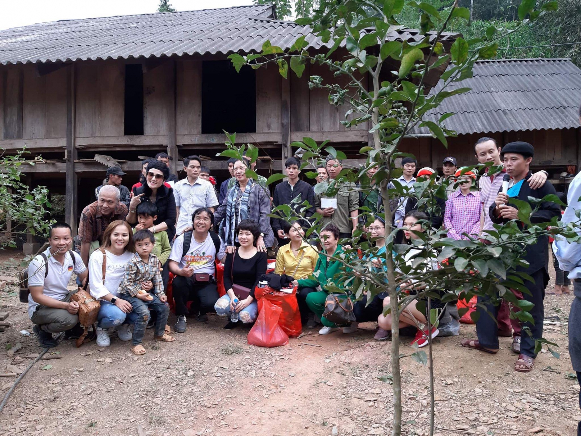 nguoi mang trai tim hong