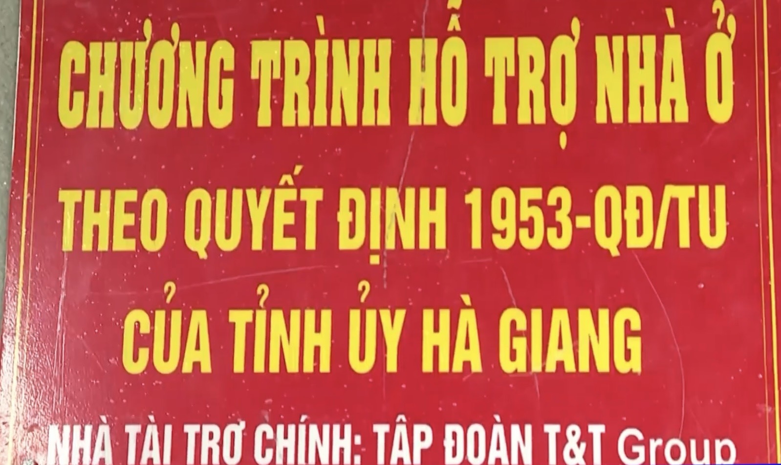 ha giang nhung ngoi nha y dang long dan