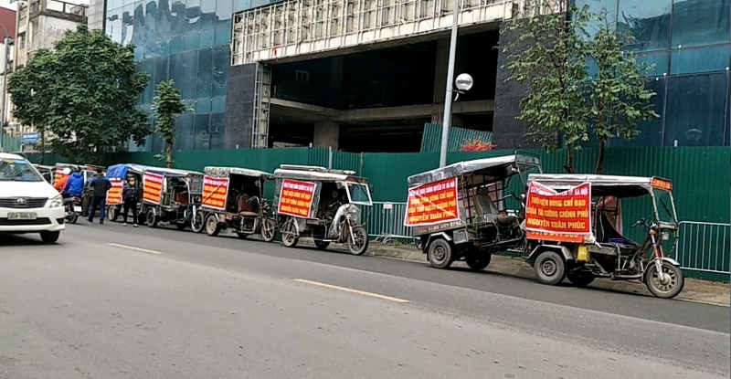 nguoi mua nha 8b le truc ba dinh ha noi de nghi chinh quyen doi thoai voi dan tra nha cho dan