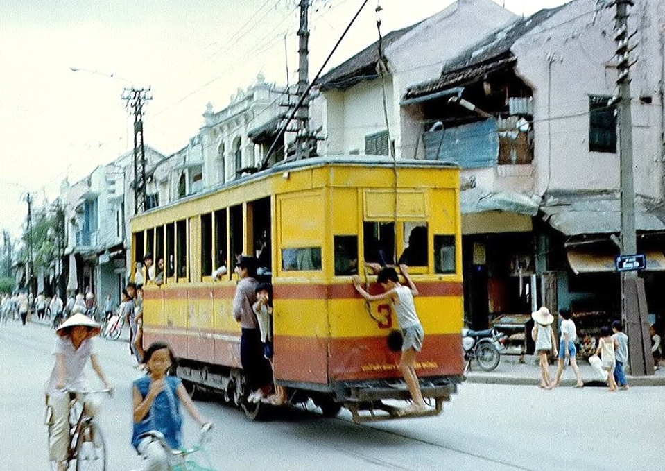 Nhớ tiếng leng keng tàu điện năm nào