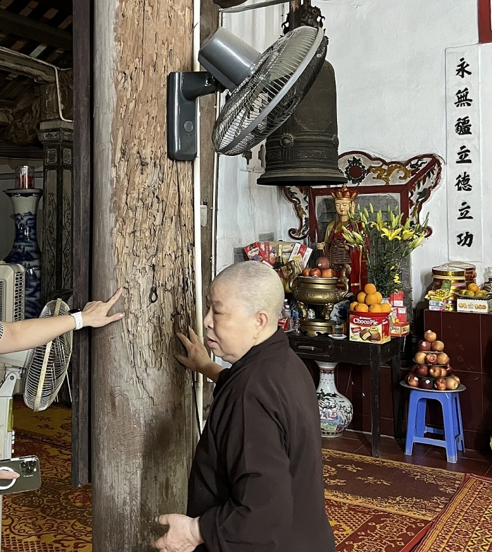 ha noi di tich lich su van hoa cap quoc gia chua quang minh tu co dau hieu xuong cap nghiem trong