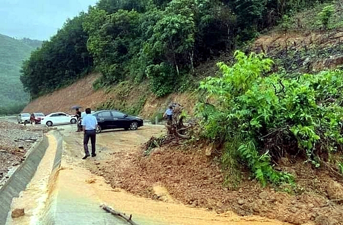 ha tinh dam bao an toan cac tuyen de cong trinh dang thi cong truoc dien bien cua bao noru