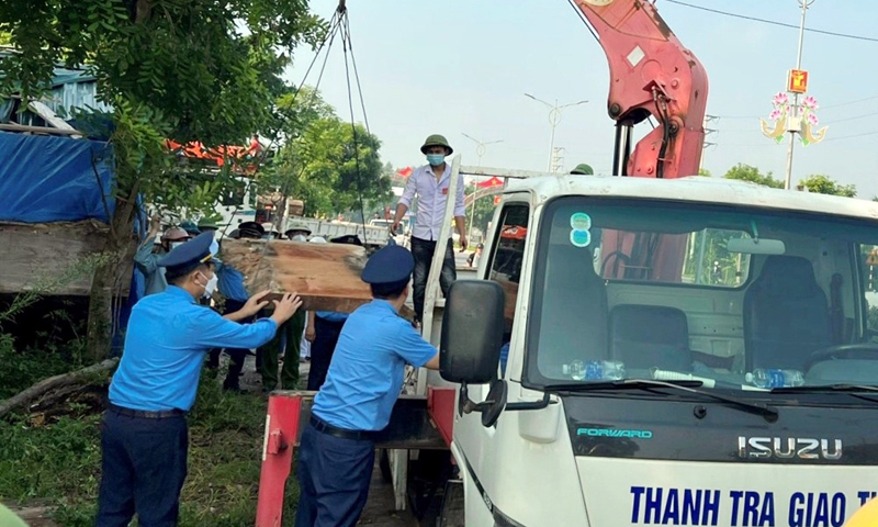 Vĩnh Phúc: Tăng cường xử lý các trường hợp vi phạm trọng tải và hành lang an toàn giao thông