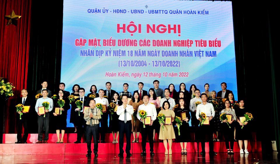 ha noi gap mat bieu duong doanh nghiep tieu bieu quan hoan kiem