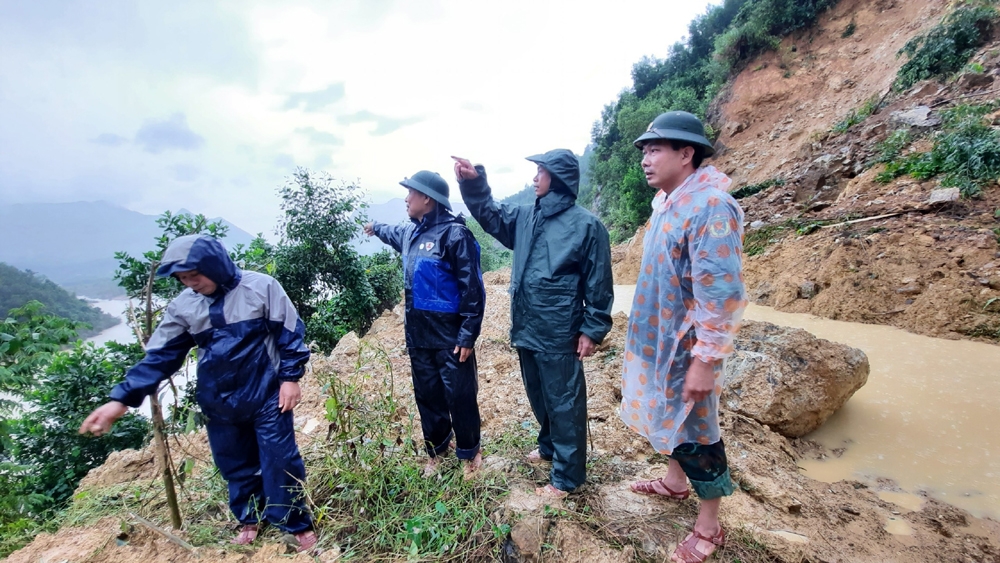 quang nam khan truong khac phuc sat lo tai huyen nong son