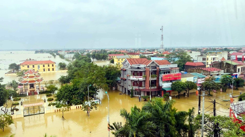 quang binh nuoc lu dang cao lam hang tram nha dan bi ngap