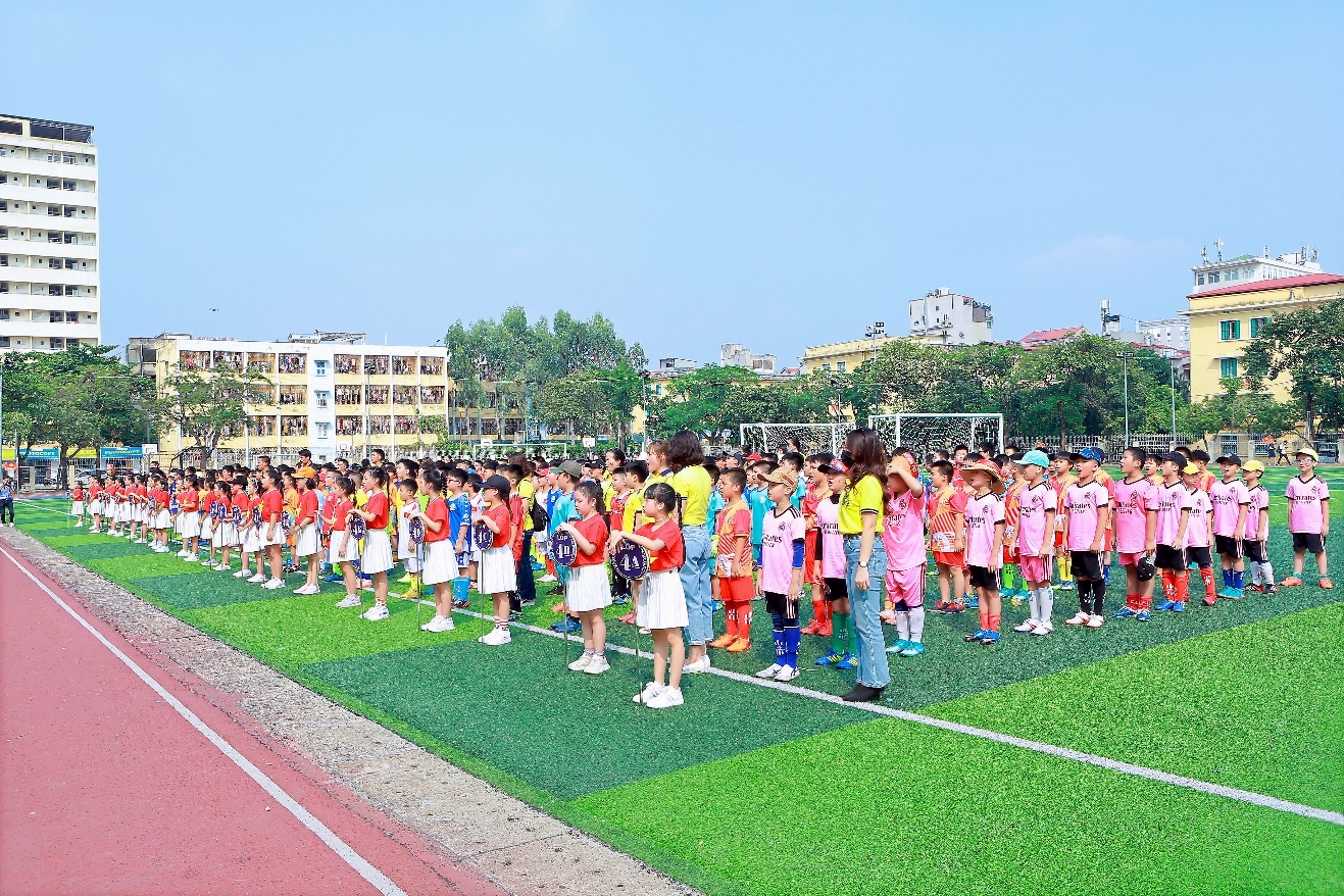 ha noi dau an giai bong da hoc sinh truong tieu hoc dich vong a lan thu iii