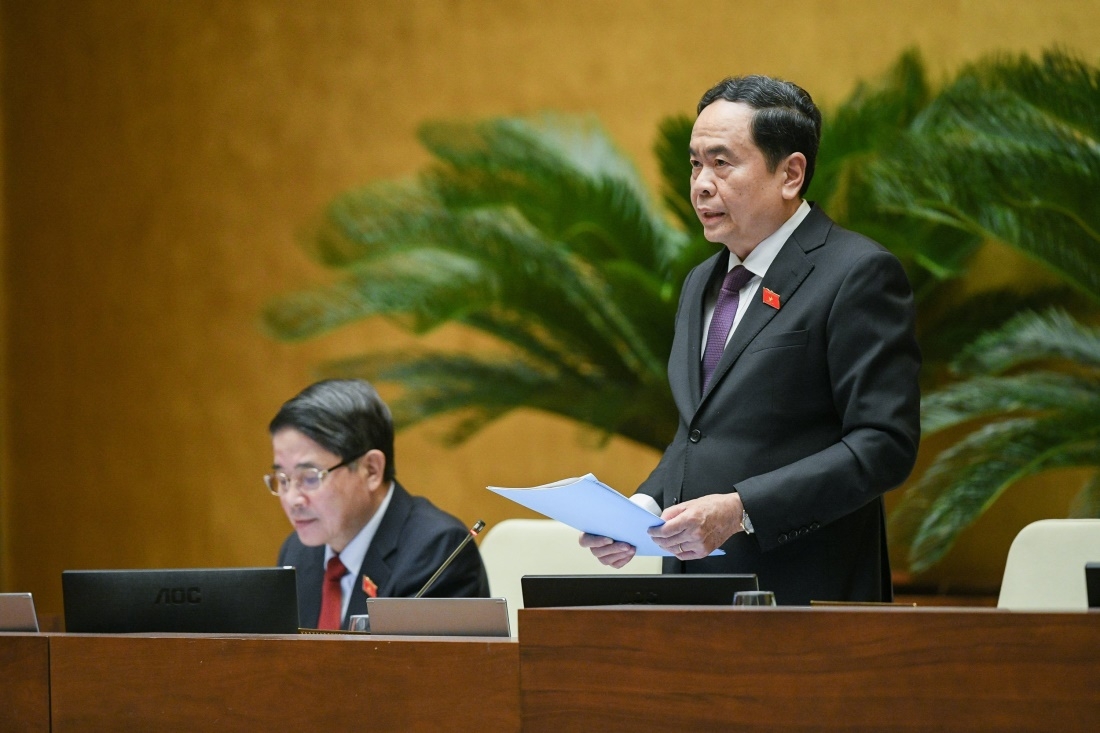 tra loi chat van dung trong tam truc tiep vao van de khong ne tranh