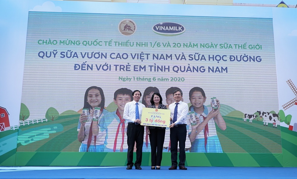 vinamilk mang niem vui uong sua den voi tre em quang nam trong ngay 16