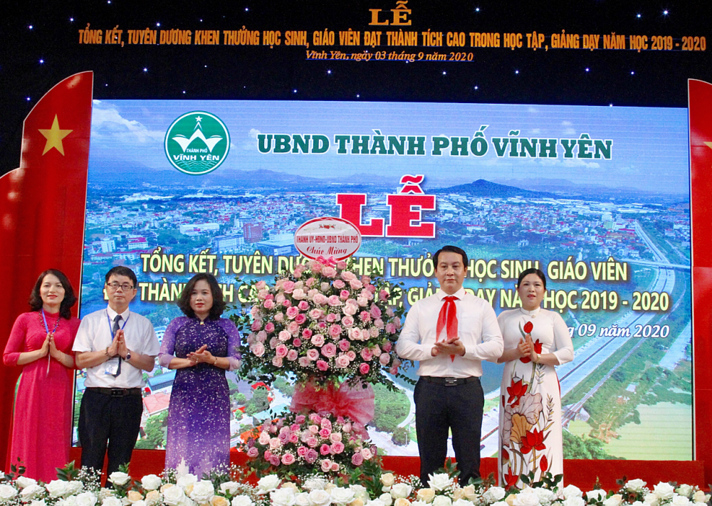 vinh yen vinh phuc tuyen duong giao vien hoc sinh co thanh tich cao