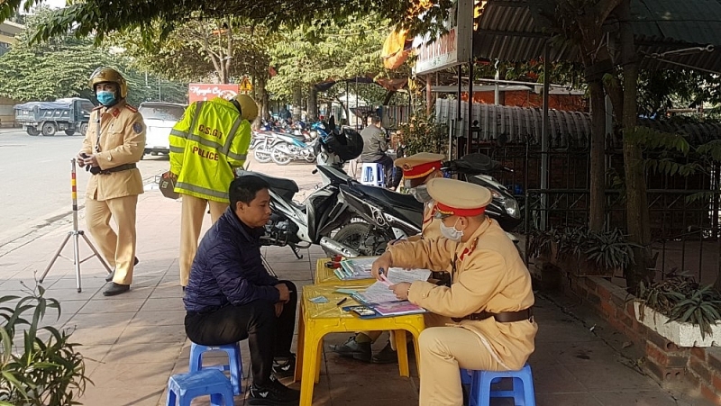 quang ninh phong tuyen an ninh trat tu tren nhung cung duong