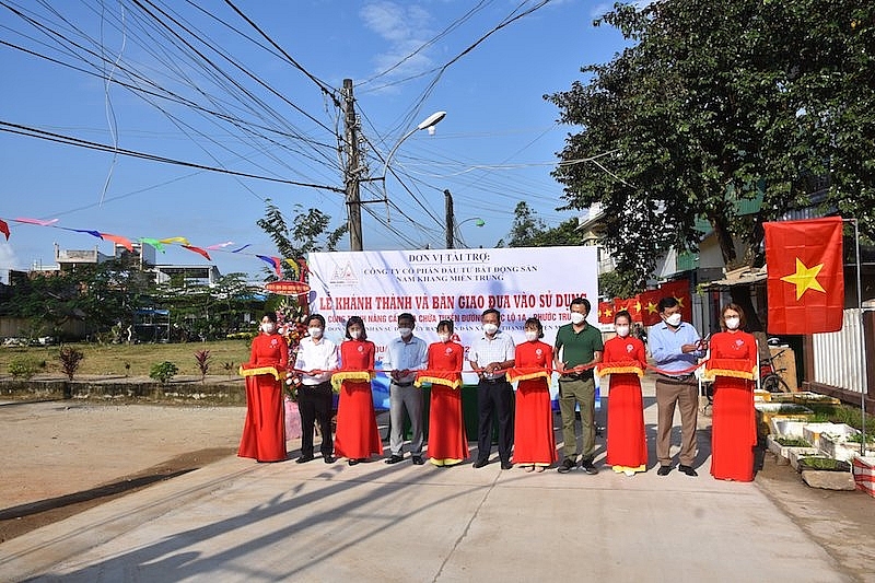 quang ngai tet nay dan vui vi co duong moi