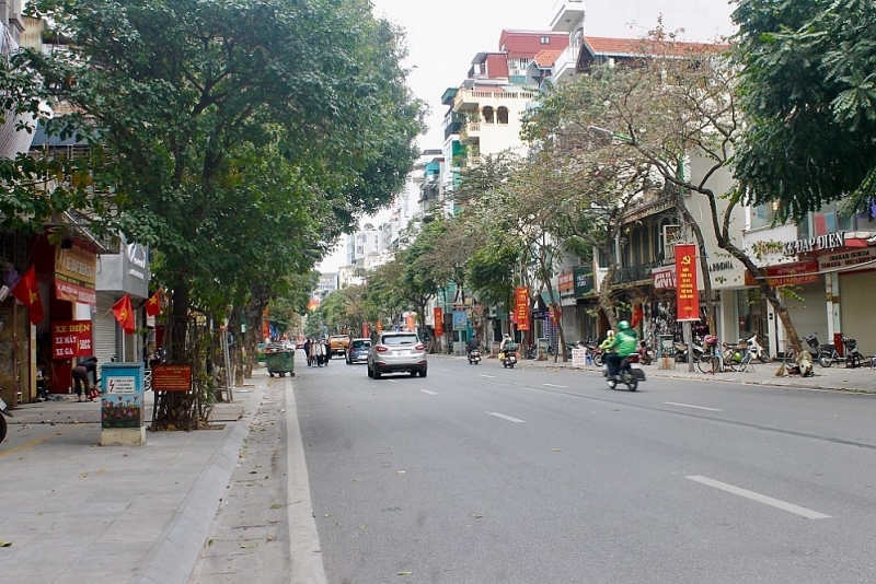 ha noi pho phuong vang lang trong ngay dau tien di lam sau ky nghi tet