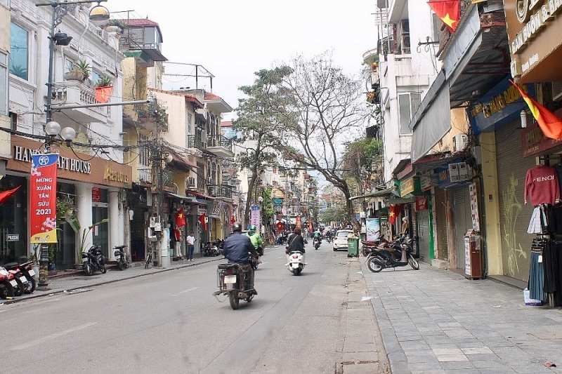 ha noi pho phuong vang lang trong ngay dau tien di lam sau ky nghi tet