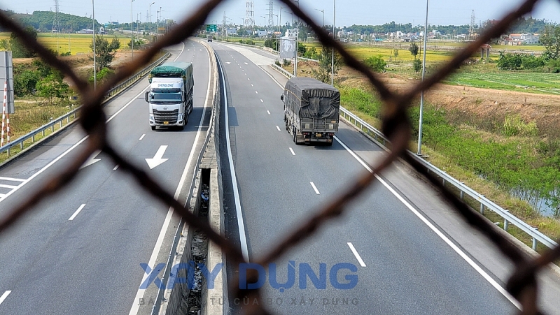 can canh nut giao bi bo roi tren cao toc quang ngai da nang