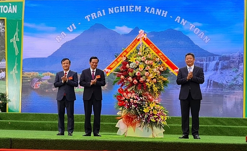 ha noi khai truong du lich ba vi nam 2022