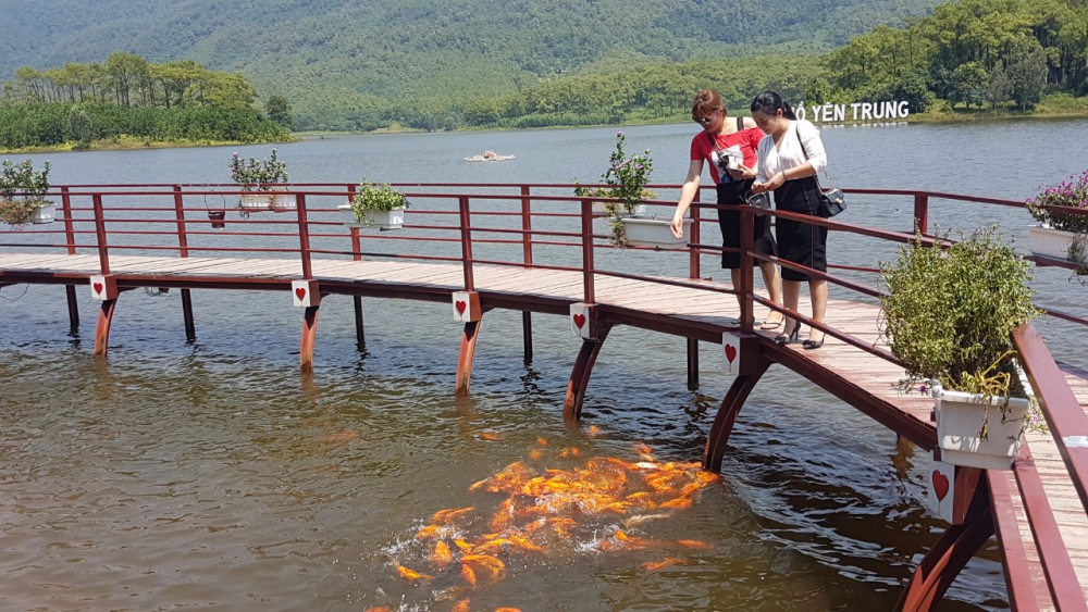 uong bi quang ninh ho yen trung duoc cong nhan la khu du lich cap tinh