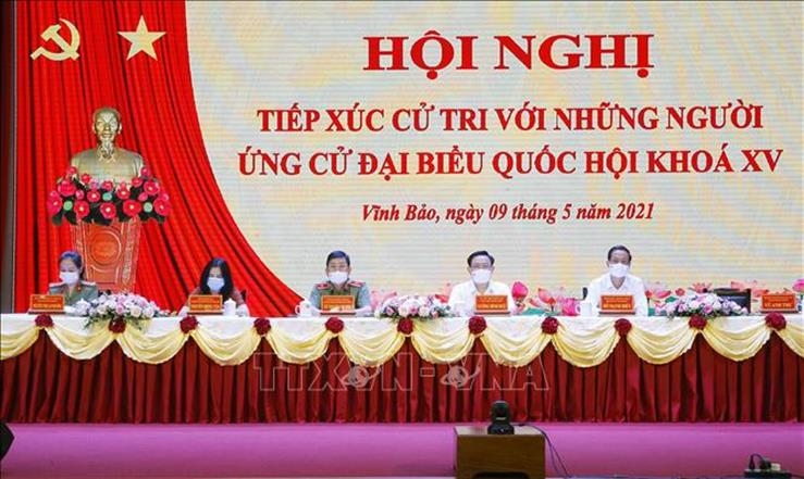 Chủ tịch Quốc hội Vương Đình Huệ tiếp xúc cử tri, vận động bầu cử tại Hải Phòng