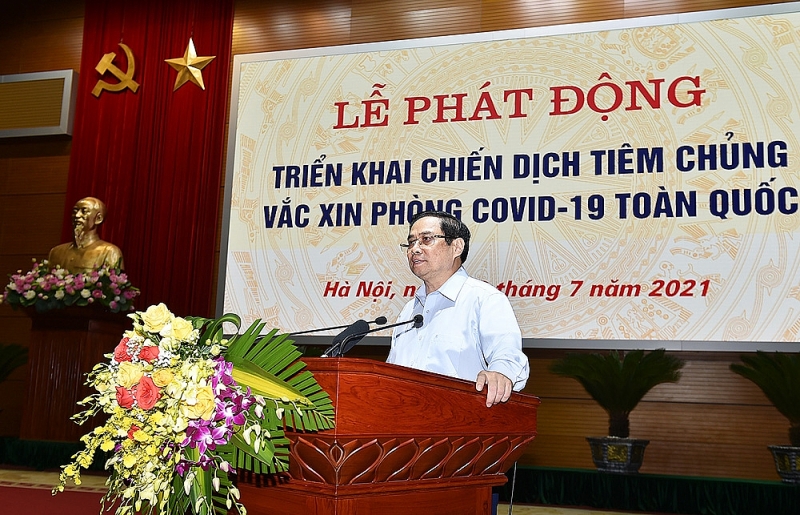 thu tuong pham minh chinh du le phat dong chien dich tiem chung vaccine phong chong covid 19 tren toan quoc