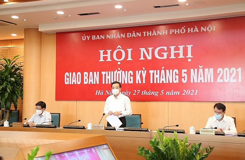 chu tich ha noi cam on nguoi dan tieu thuong da thuc hien nghiem cong dien 11