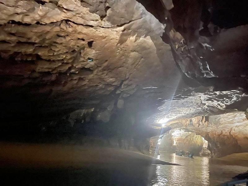 phong nha ke bang tuyet tac trong long nui