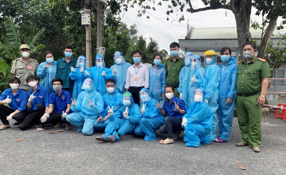 Sinh viên Trường Đại học Xây dựng Miền Tây xung phong trên tuyến đầu chống dịch Covid-19