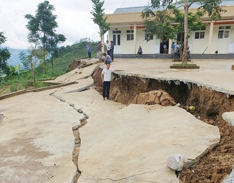 muong lat thanh hoa truong tieu hoc nhi son bi sut lun nghiem trong