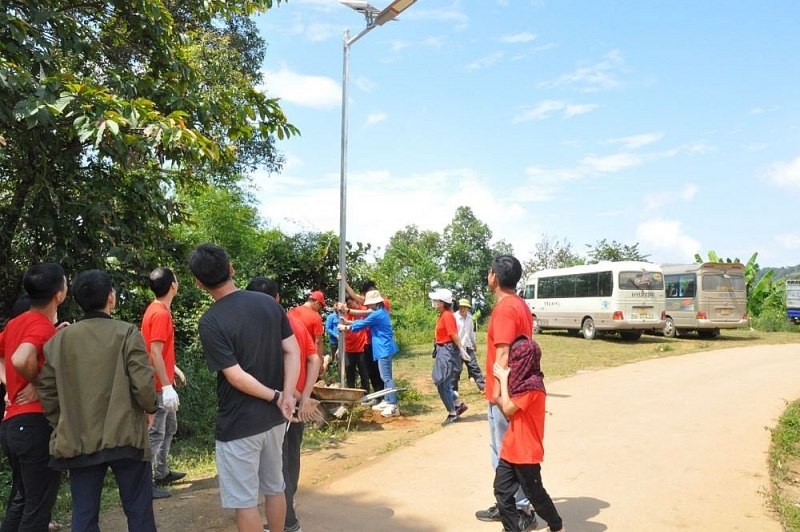 doan thanh nien vien vat lieu xay dung voi nhieu hoat dong thien nguyen tai yen bai