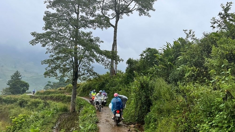 doan thanh nien vien vat lieu xay dung voi nhieu hoat dong thien nguyen tai yen bai