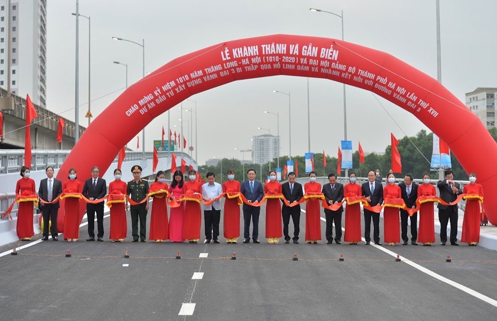 Khánh thành tuyến đường Vành đai 3 đi thấp qua hồ Linh Đàm