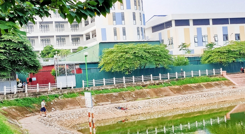 ha noi tran lan kho xuong san bong trai phep tren dat nong nghiep dat du an