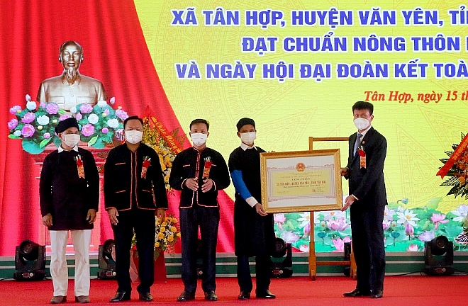 thuong truc ban bi thu vo van thuong du le cong bo dat chuan nong thon moi va ngay hoi dai doan ket tai yen bai